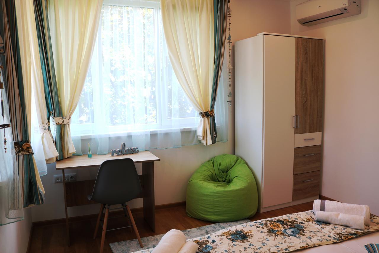 Sea Port Celebrity Apartment - Lets4Holiday Varna Eksteriør billede