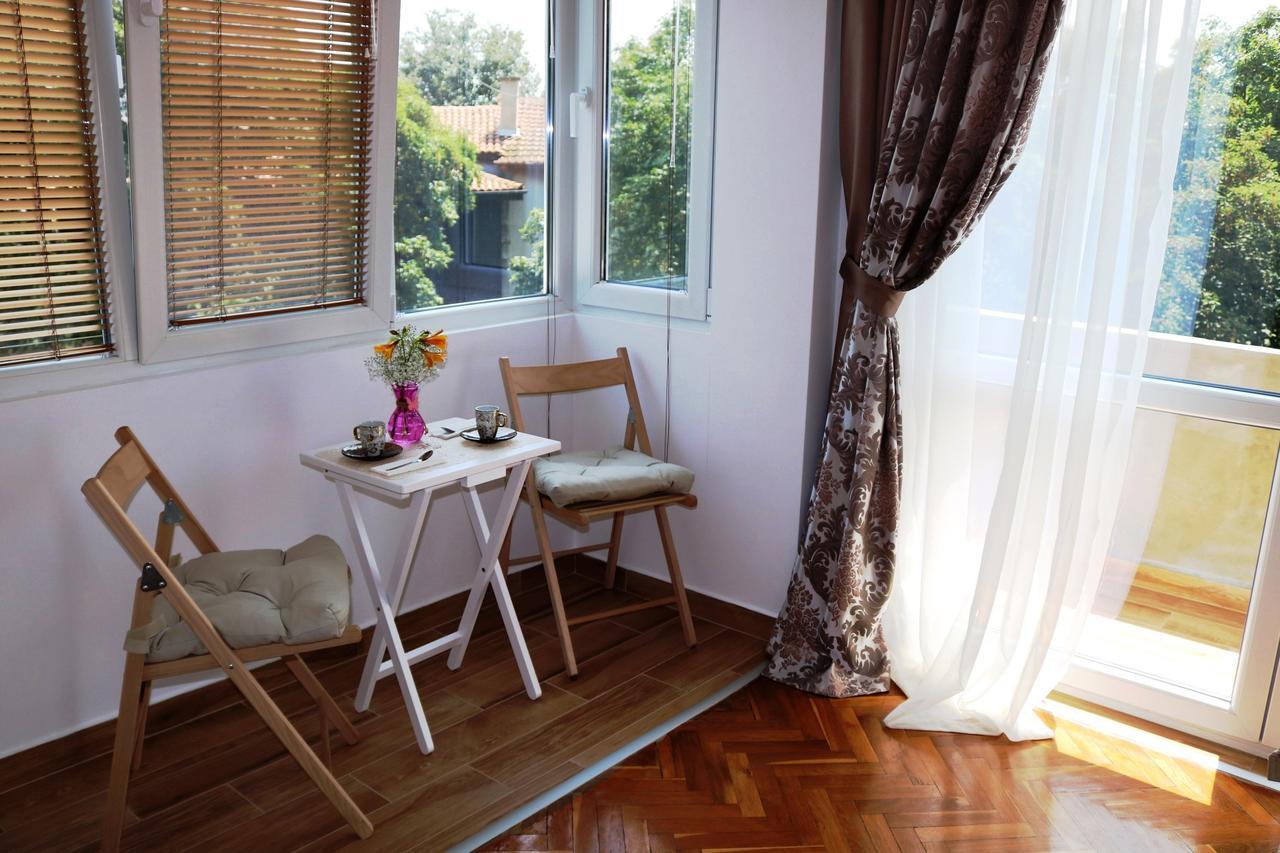 Sea Port Celebrity Apartment - Lets4Holiday Varna Eksteriør billede