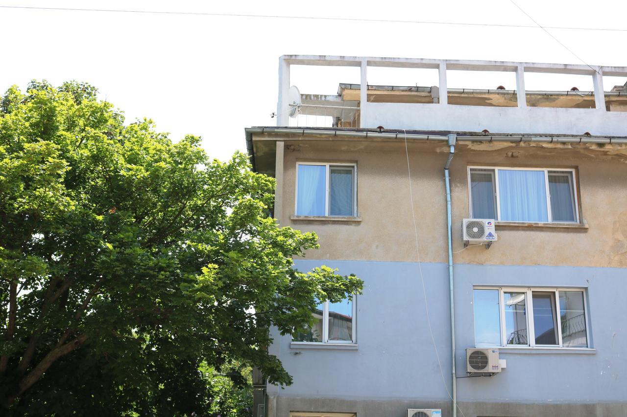 Sea Port Celebrity Apartment - Lets4Holiday Varna Eksteriør billede