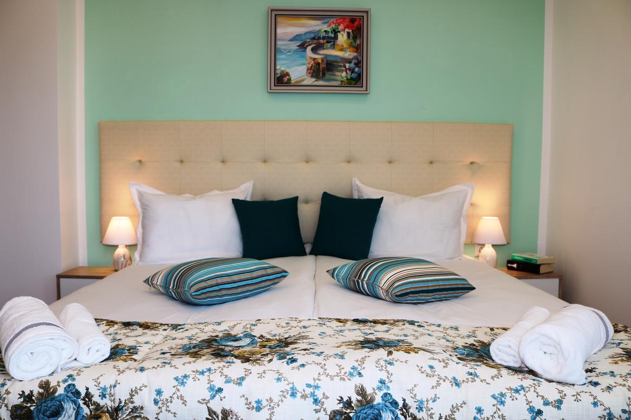 Sea Port Celebrity Apartment - Lets4Holiday Varna Eksteriør billede