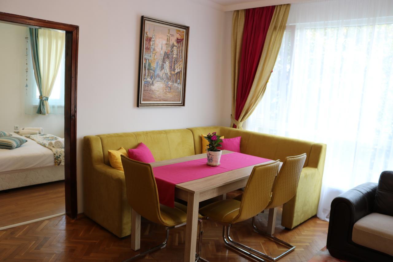 Sea Port Celebrity Apartment - Lets4Holiday Varna Eksteriør billede